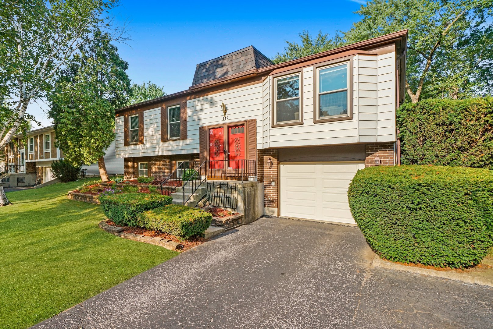 317 Bedford Road Bolingbrook, IL 60440 - Photo 2 of 40