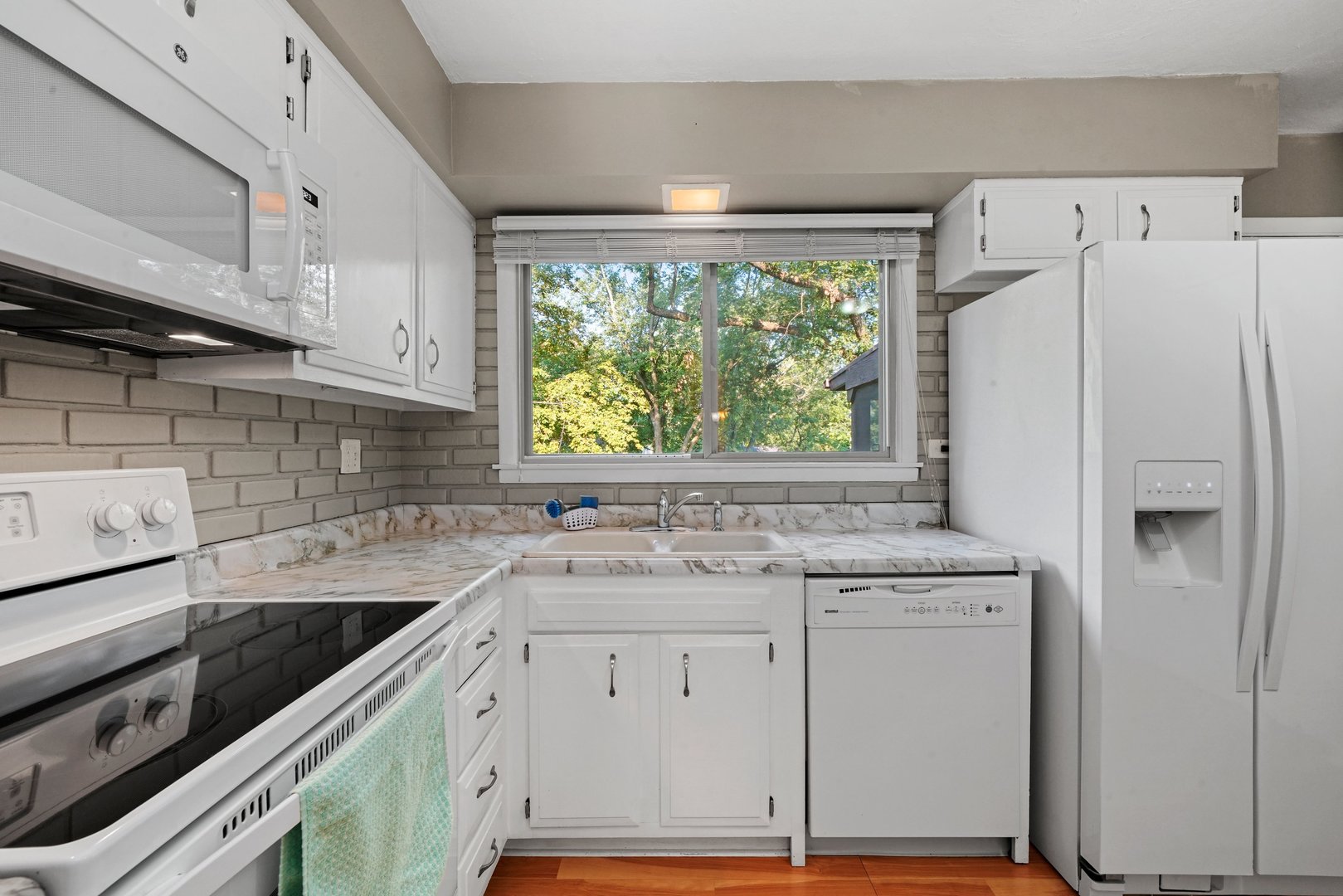 317 Bedford Road Bolingbrook, IL 60440 - Photo 16 of 40