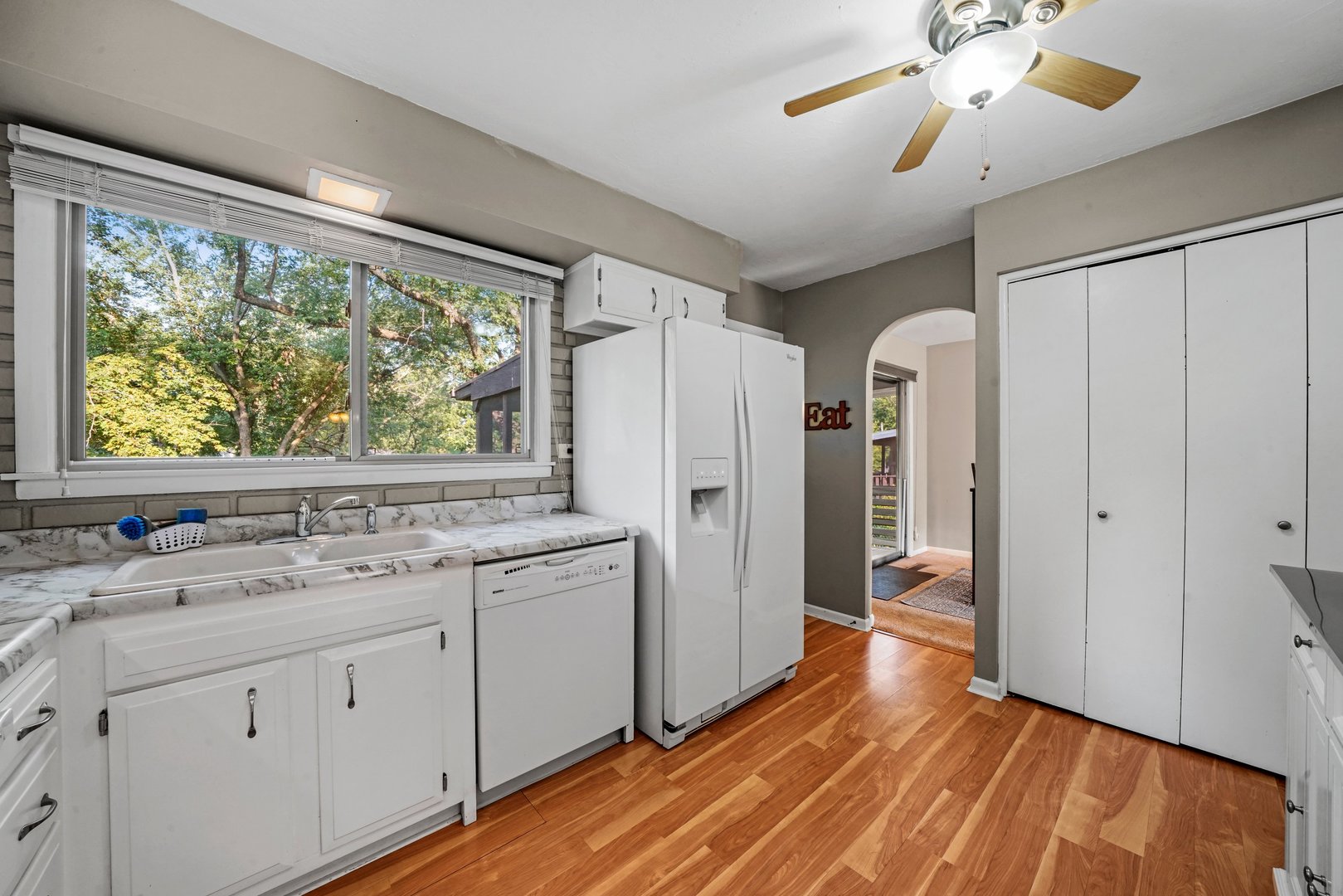 317 Bedford Road Bolingbrook, IL 60440 - Photo 17 of 40