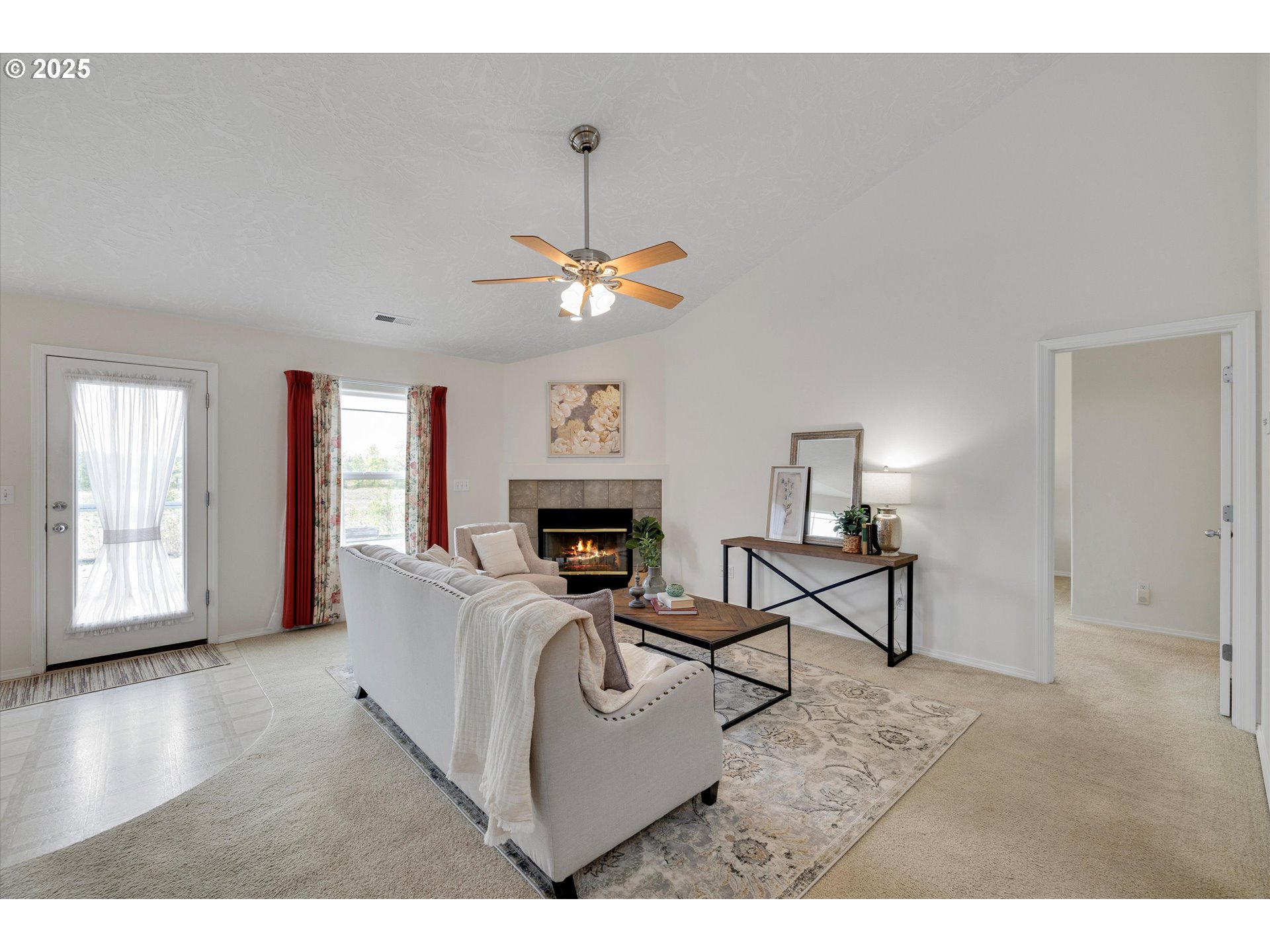 1237 Mt View Lane Molalla, OR 97038 - Photo 13 of 36 Living Room