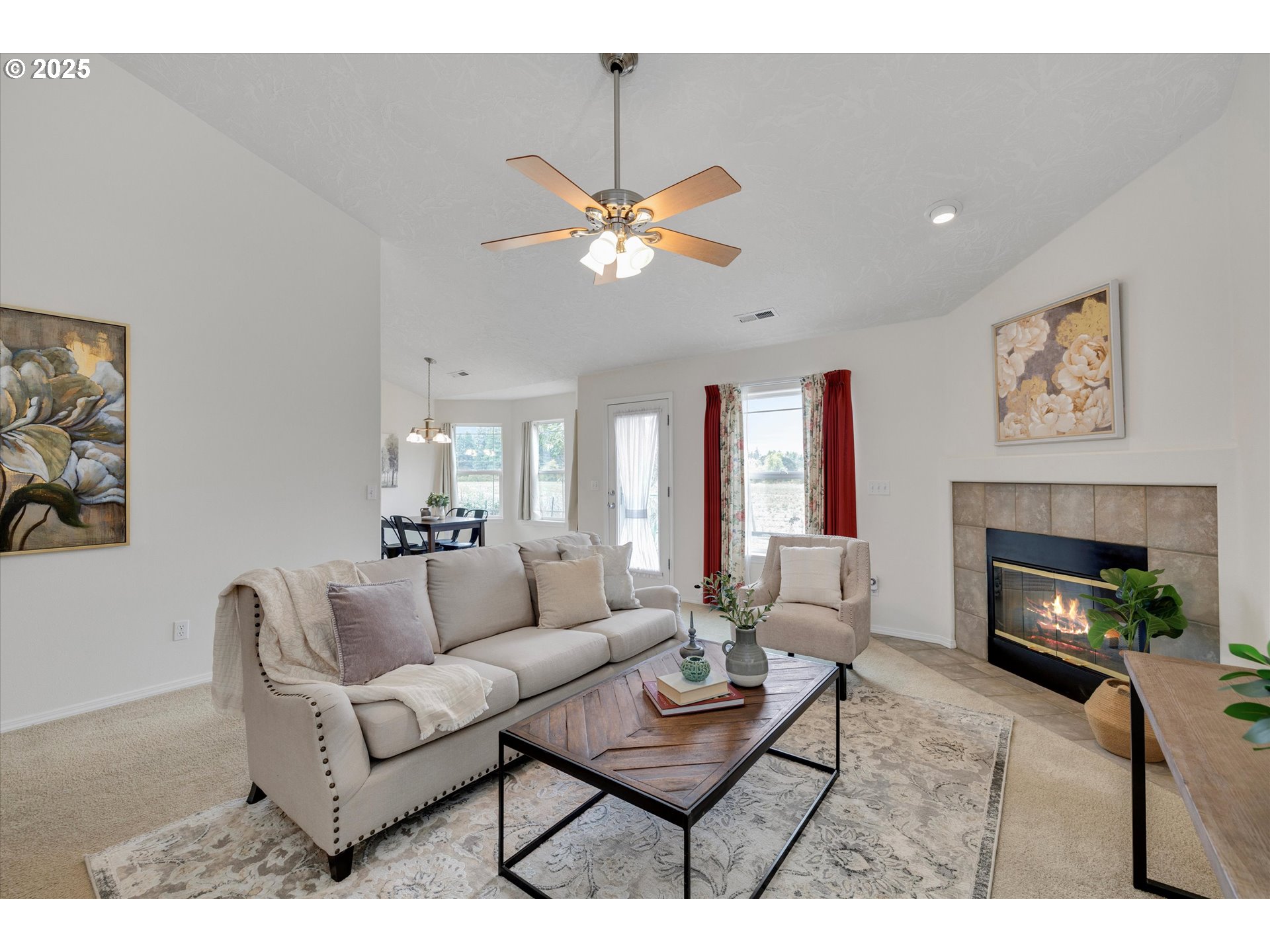 1237 Mt View Lane Molalla, OR 97038 - Photo 14 of 36 Living Room