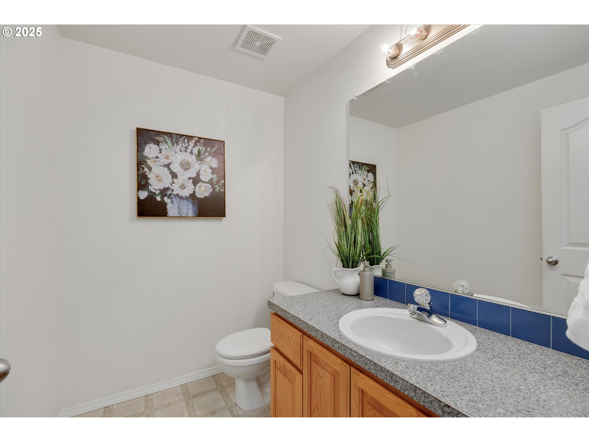 1237 Mt View Lane Molalla, OR 97038 - Photo 21 of 36 Bathroom