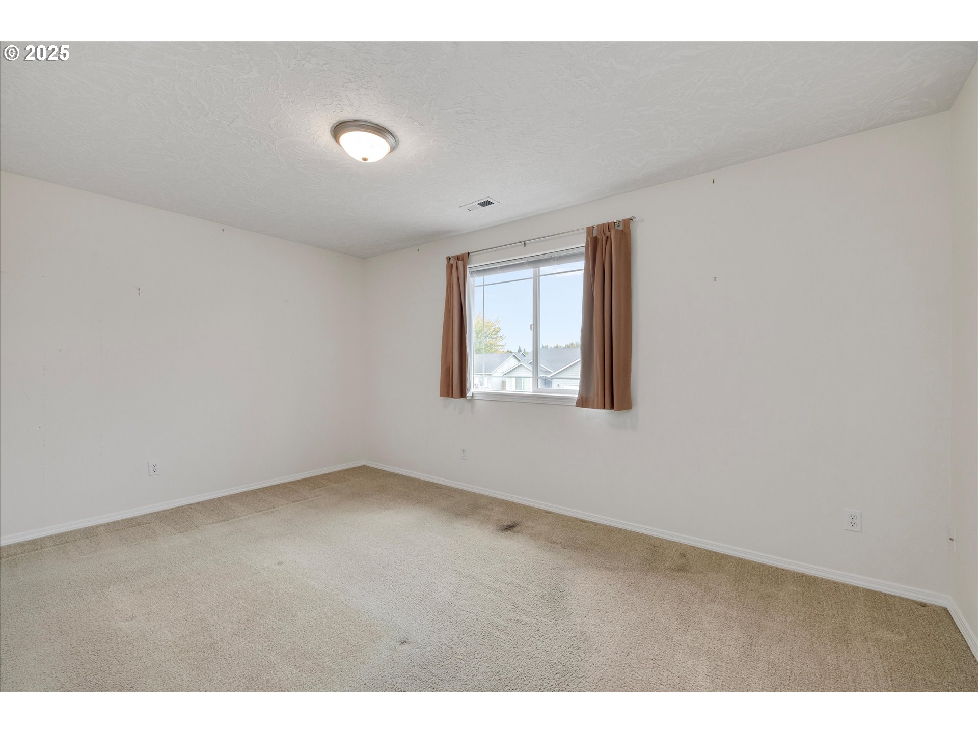 1237 Mt View Lane Molalla, OR 97038 - Photo 24 of 36 Bedroom