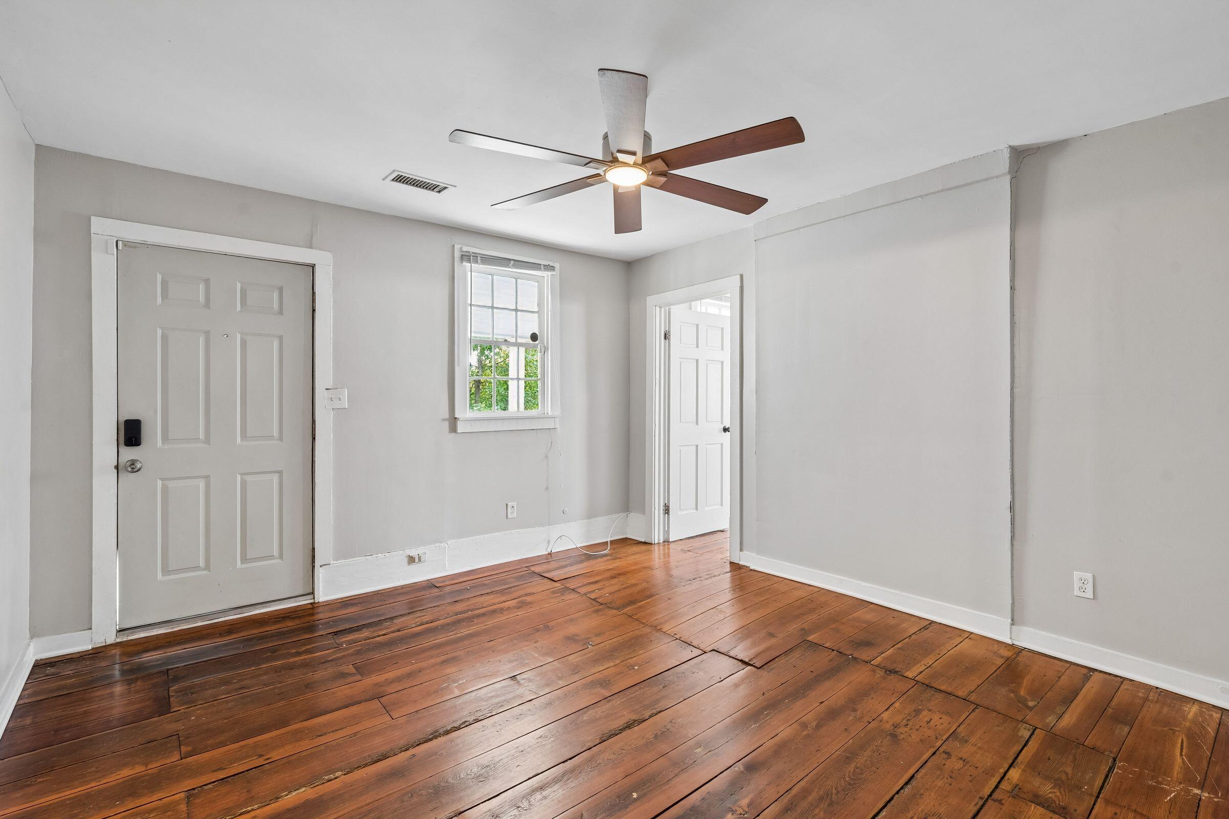 20 Amherst Street, Unit B Charleston, SC 29403 - Photo 12 of 34 20AmherstSt-KeenEyeMarketing-022