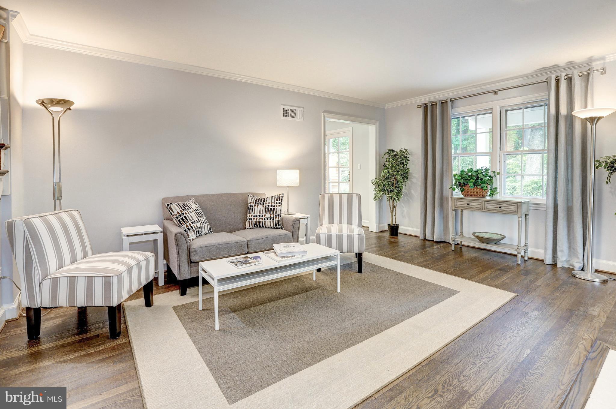 5911 Cobalt Road Bethesda, MD 20816 - Photo 2 of 27 Beautiful newly refinished hardwood floors thruout