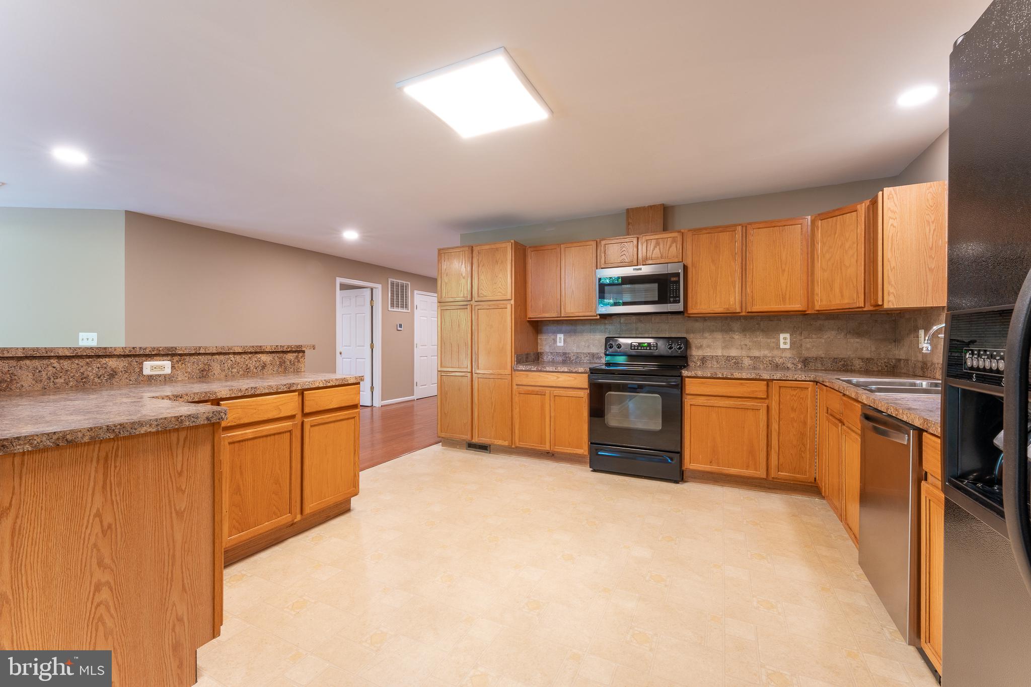 216 Spotswood Road Locust Grove, VA 22508 - Photo 7 of 65 Kitchen/Island