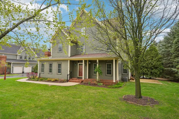 $569,900 | 398 Oneida Street, Delafield, WI 53018