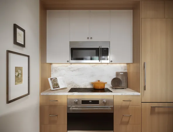 $905,000 | 23 Ocean Parkway, Unit 5R | Windsor Terrace