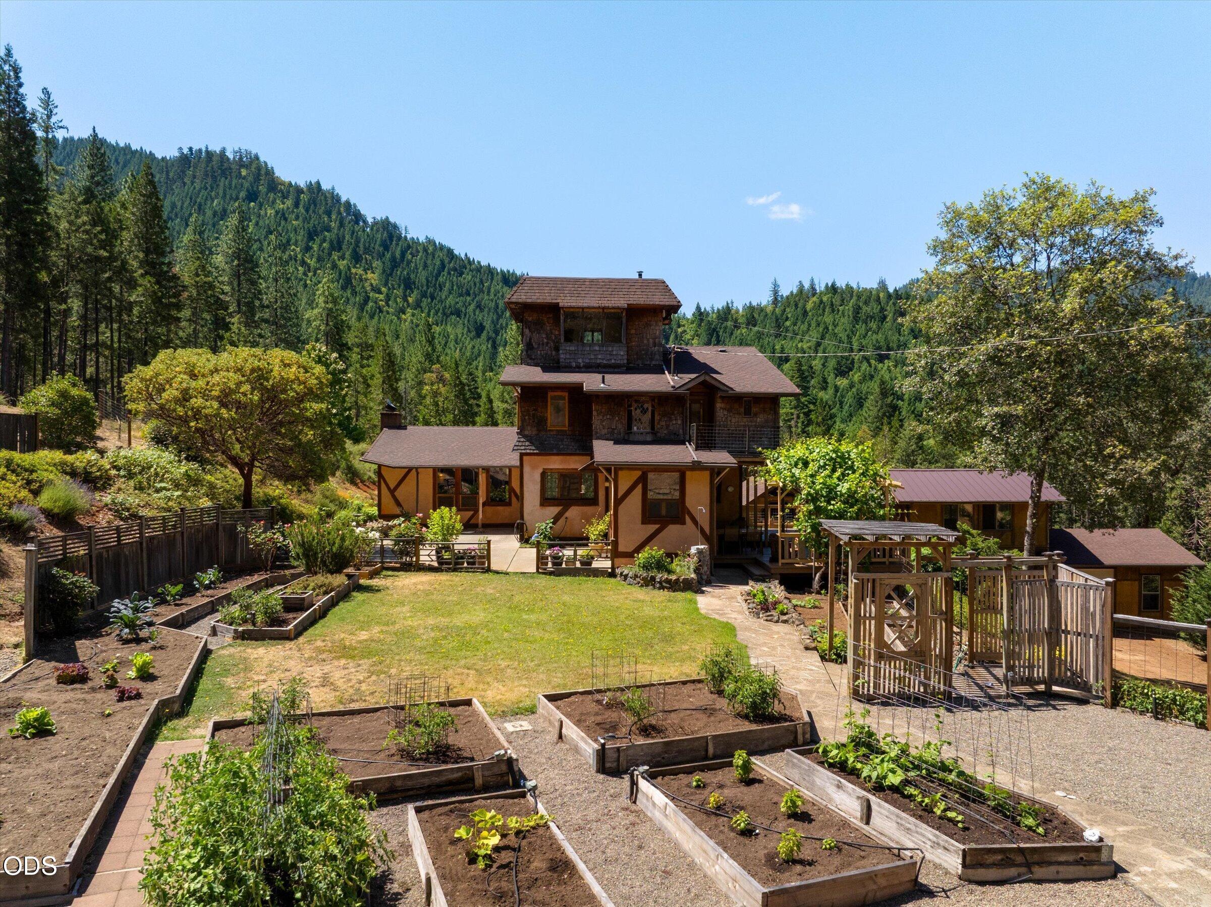 2603 Winona Road Grants Pass, OR 97526 - Photo 40 of 70