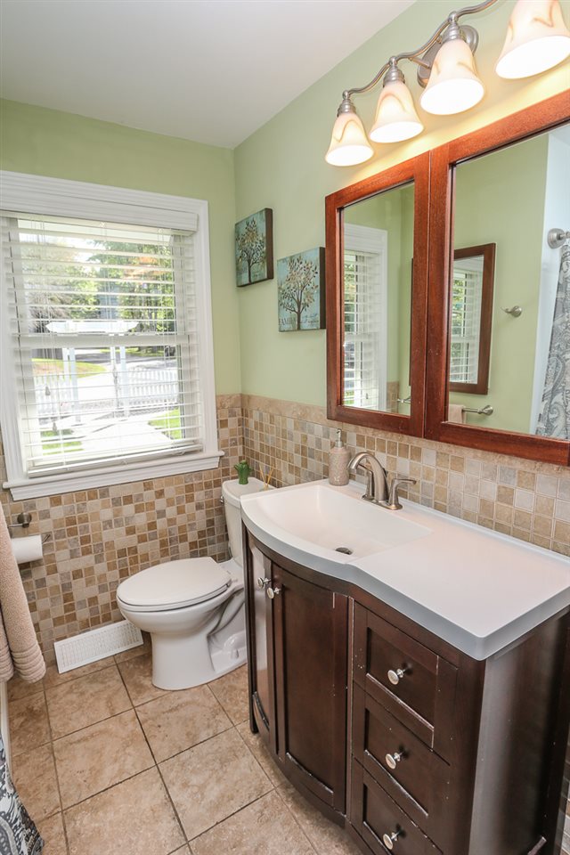 2 Edgewood Street Derry, NH 03038 - Photo 13 of 40 Gallery Image 13