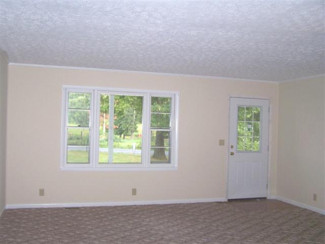 185 Stevenson Circle Tennessee Ridge, TN 37178 - Photo 3 of 9 Gallery Image 3