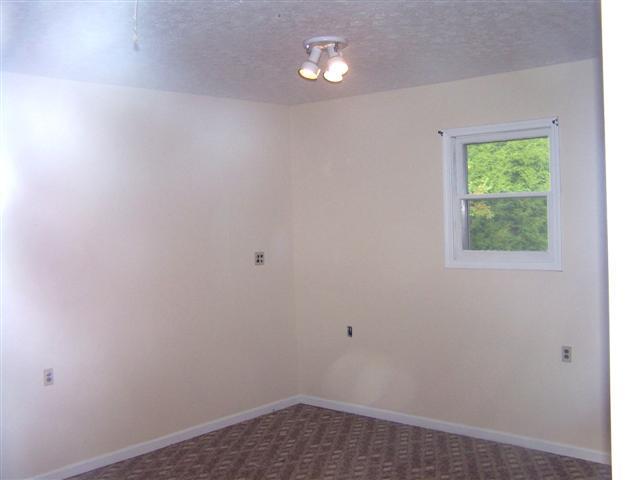 185 Stevenson Circle Tennessee Ridge, TN 37178 - Photo 7 of 9 Gallery Image 7
