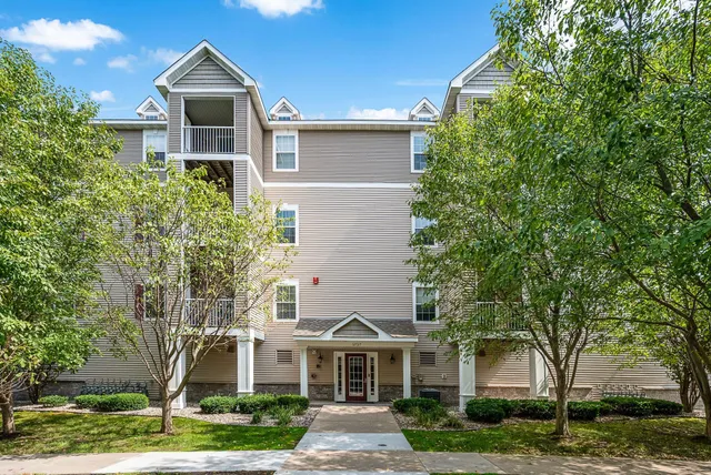 $269,900 | 12727 College View Drive, Unit 203, Eden Prairie, MN 55347