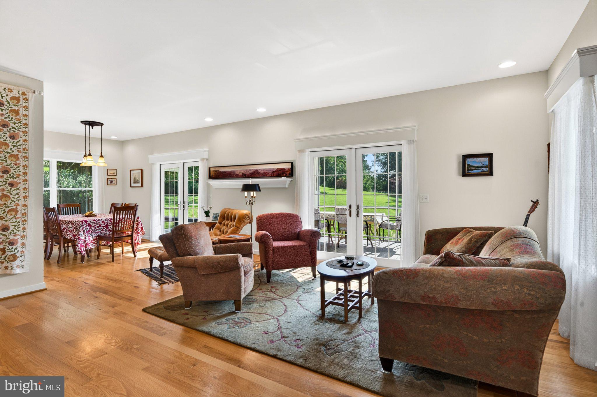 679 Spencer Road Avondale, PA 19311 - Photo 10 of 67 Living Room