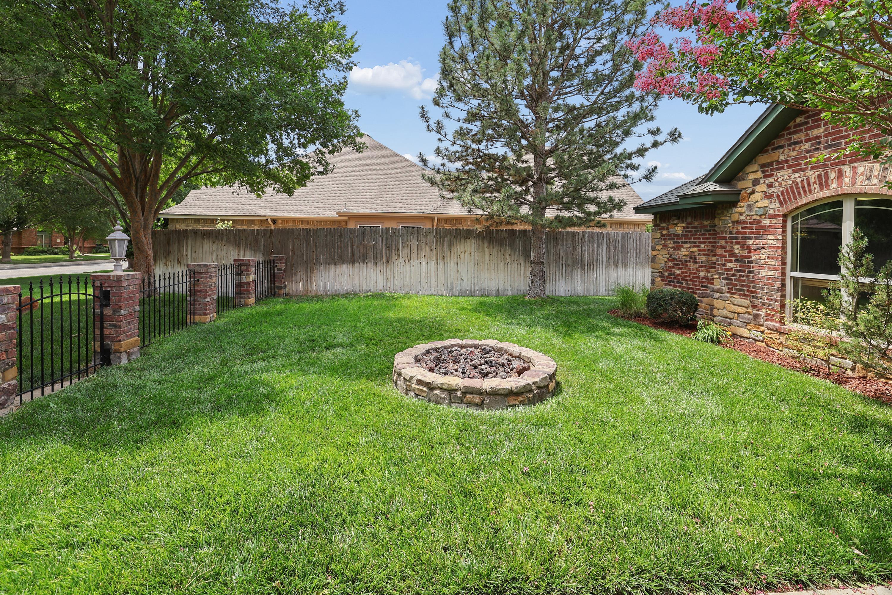 6000 Riley Elizabeth Place Amarillo, TX 79119 - Photo 25 of 35 Front Side Yard