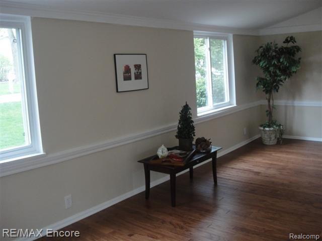 4020 Mapleleaf Road Waterford, MI 48328 - Photo 6 of 18 NEW WINDOWS