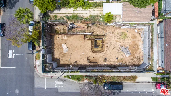 $1,650,000 | 1000 North Gardner Street, West Hollywood, CA 90046