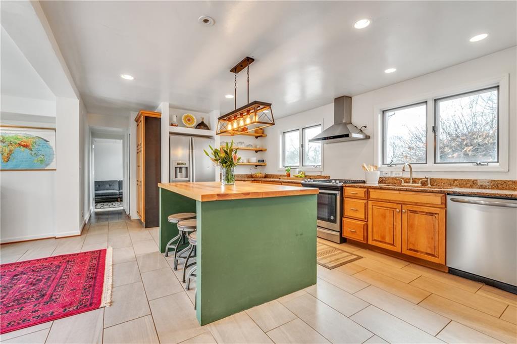 4787 Baldwin Manor Road Pittsburgh, PA 15227 - Photo 6 of 25 Gallery Image 6