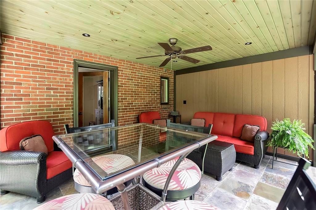 139 Shepard Road Gibsonia, PA 15044 - Photo 4 of 25 Gallery Image 4