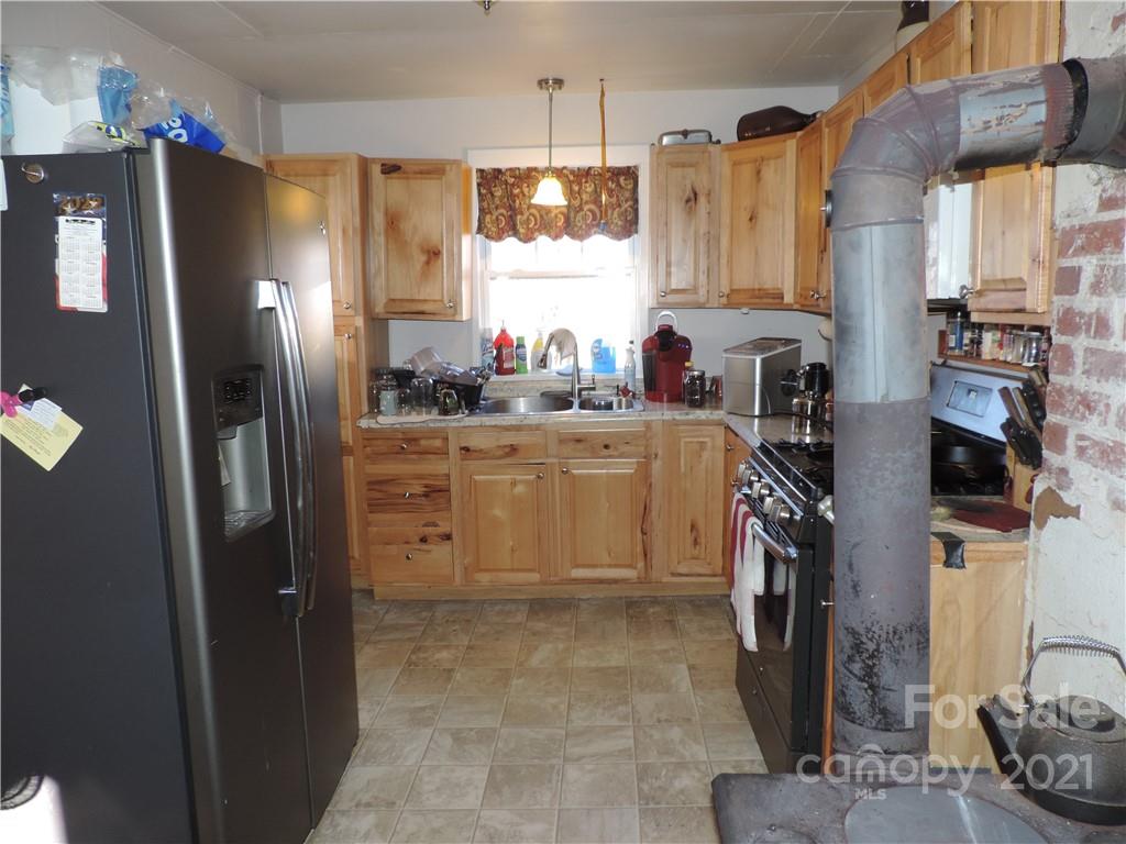 624 Coffee Branch Road Canton, NC 28716 - Photo 2 of 17