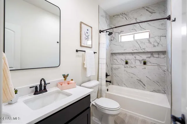 $349,950 | 208 Playa Vista Street, Horizon City, TX 79928