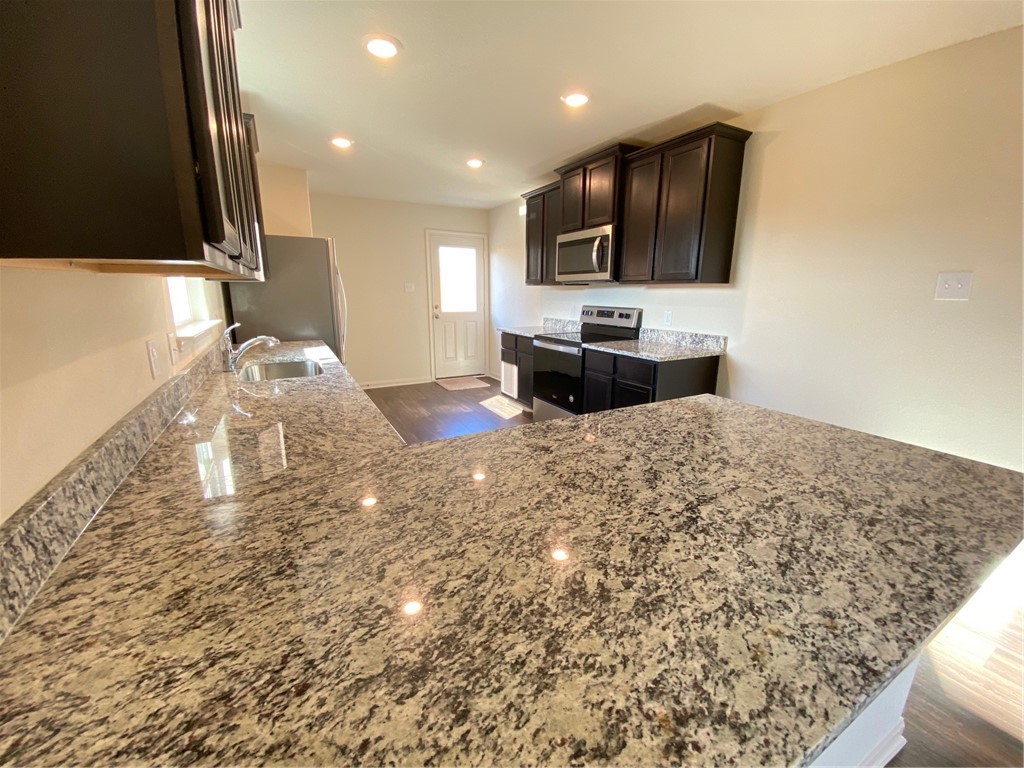 401 Hyacinth Way Jarrell, TX 76537 - Photo 12 of 24