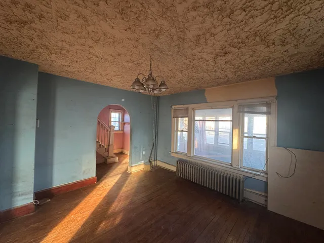 $127,900 | 6016 30th Avenue, Kenosha, WI 53142