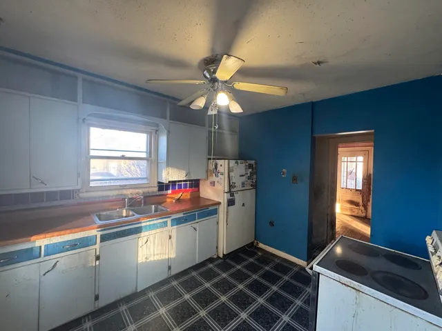 $127,900 | 6016 30th Avenue, Kenosha, WI 53142