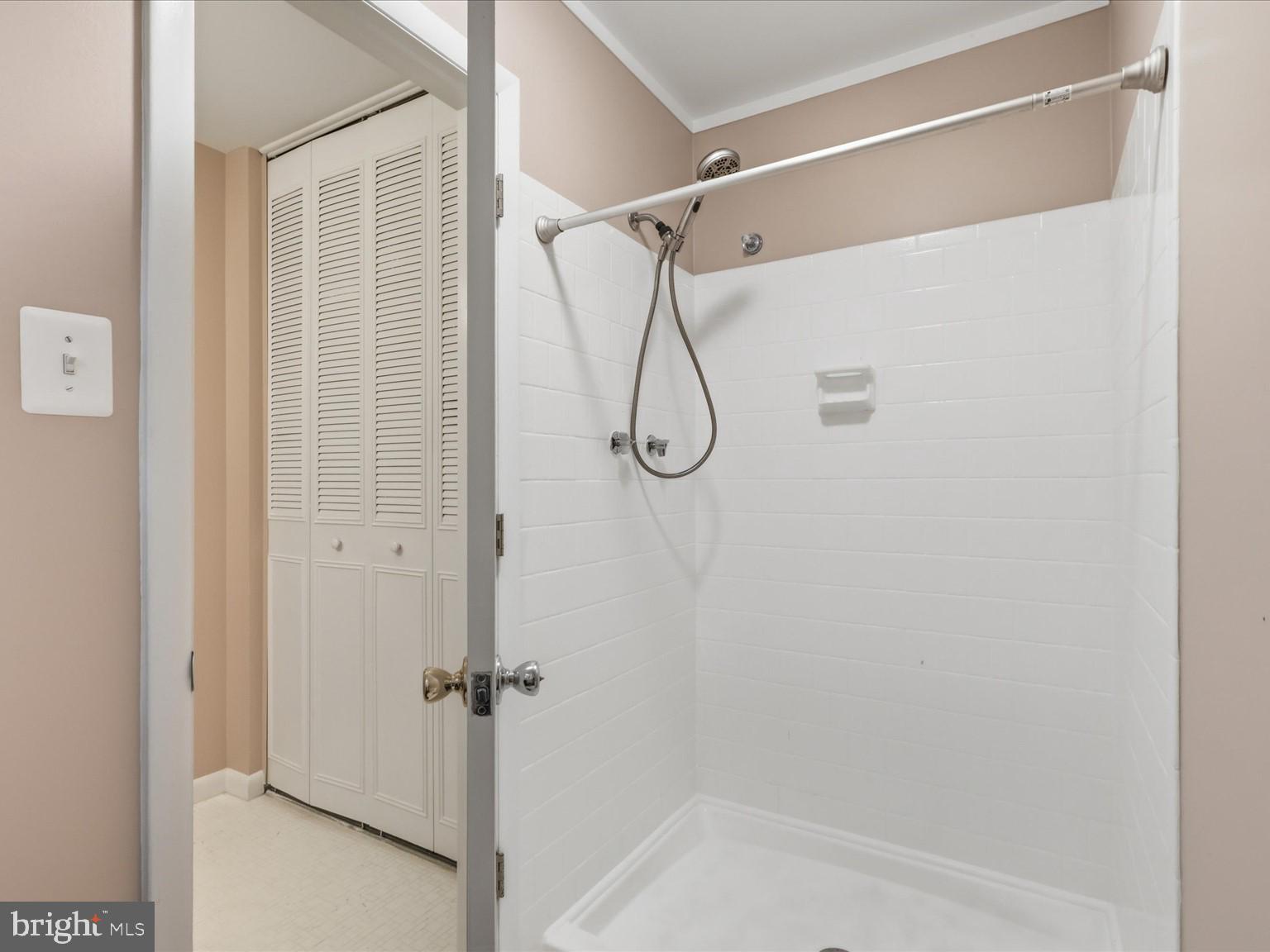 7218 Hadlow Drive Springfield, VA 22152 - Photo 20 of 42 Primary Bathroom