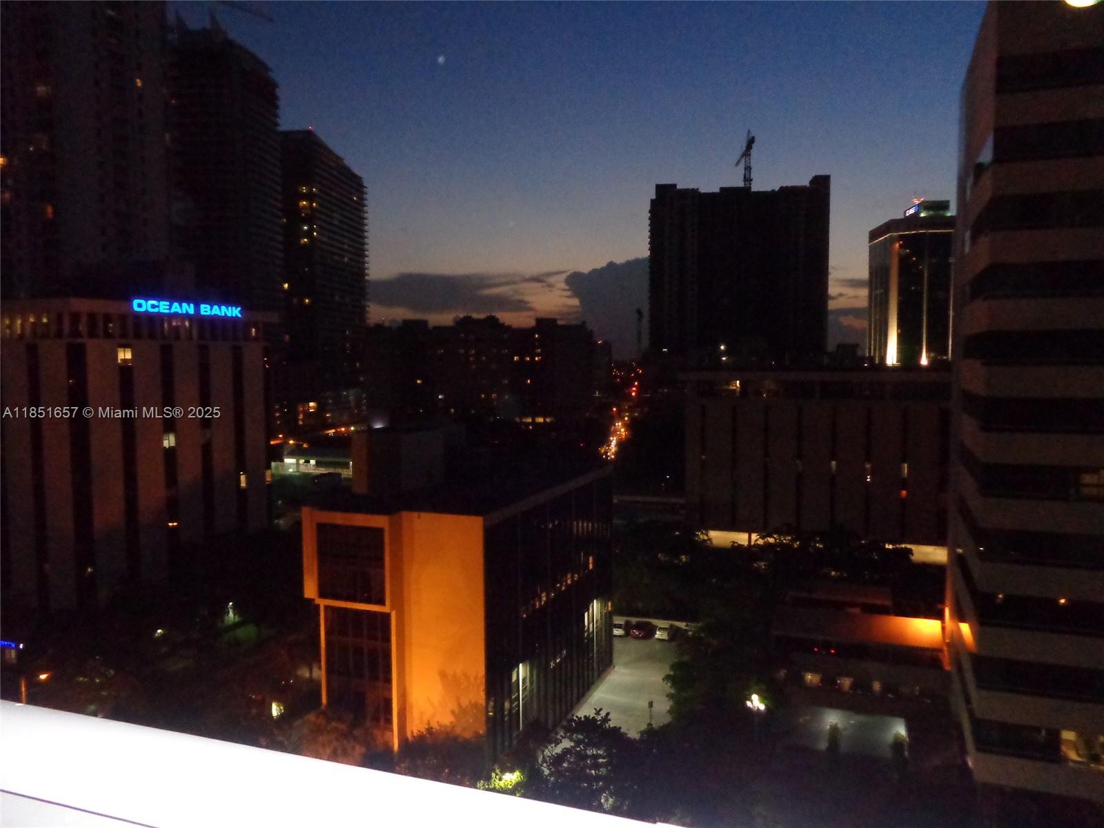 951 Brickell Avenue, Unit 1007 Miami, FL 33131 - Photo 13 of 25