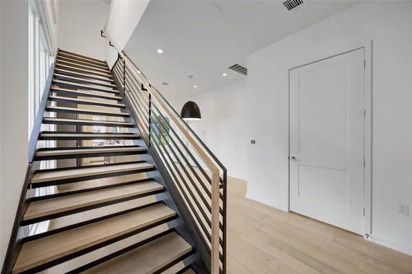 $899,900 | 3308 Cantwell Lane, Austin, TX 78746