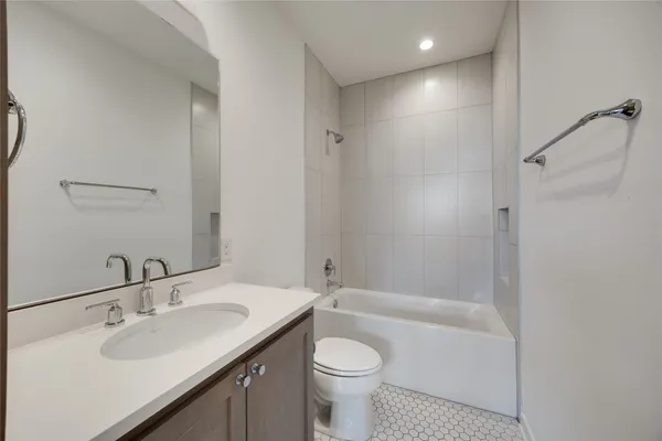 $899,900 | 3308 Cantwell Lane, Austin, TX 78746