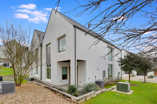 $899,900 | 3308 Cantwell Lane, Austin, TX 78746