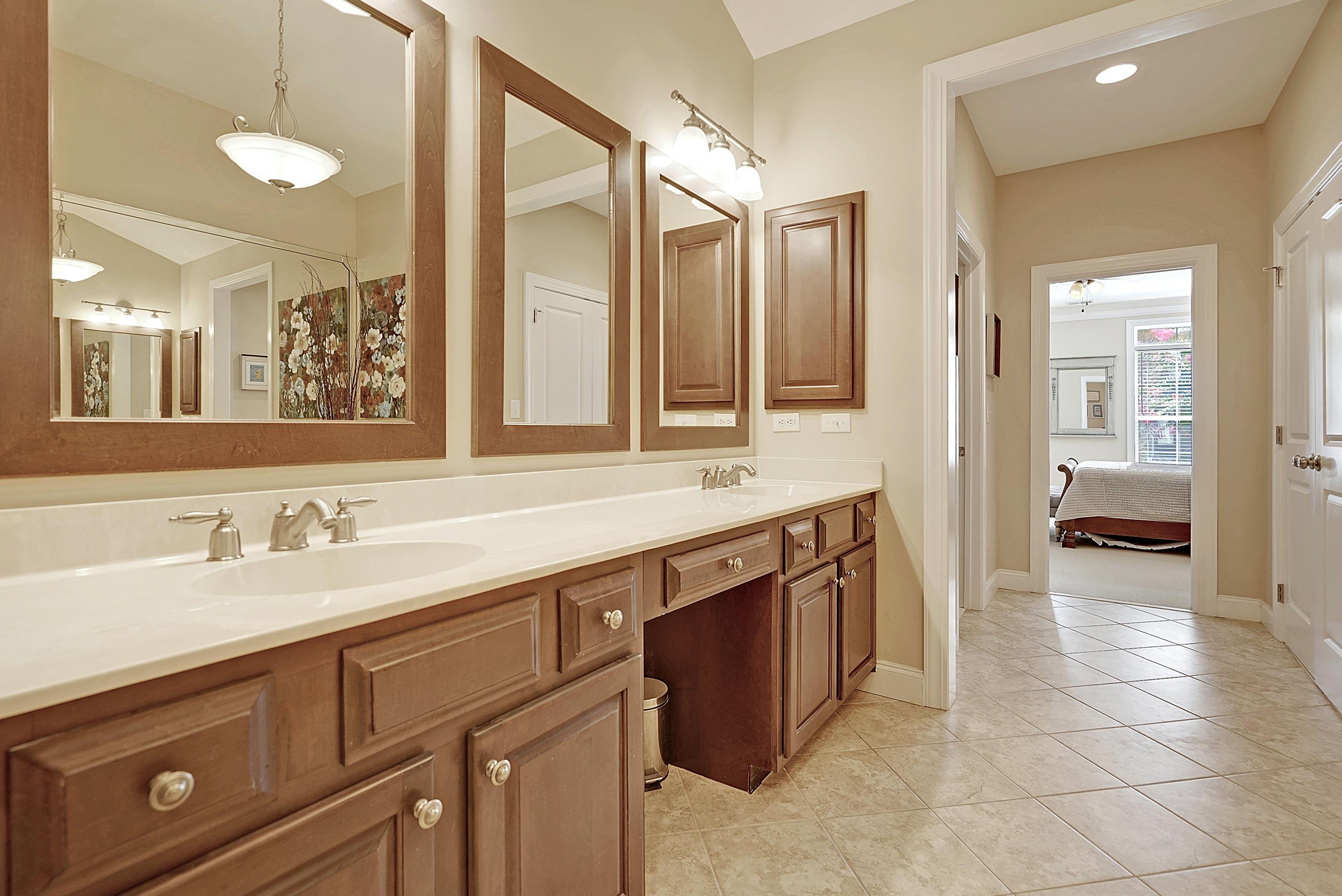 1477 Clancy Road Mount Pleasant, SC 29466 - Photo 22 of 53 Primary full bath