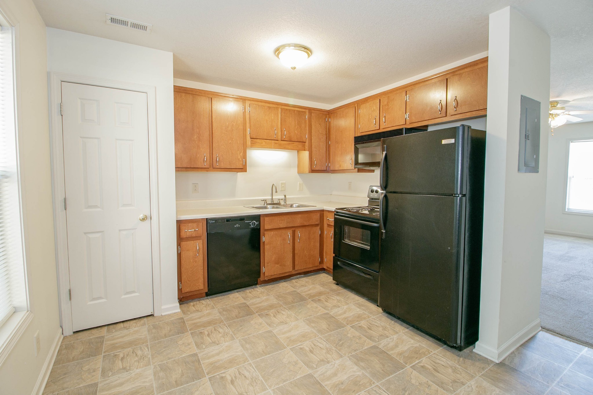 513 Peachers Ridge Road, Unit D Clarksville, TN 37042 - Photo 10 of 24 Gallery Image 10