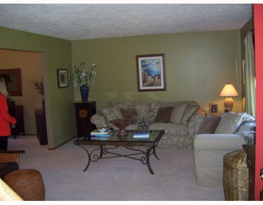 203 Laurel Way Spring Church, PA 15686 - Photo 9 of 14 Living Room.