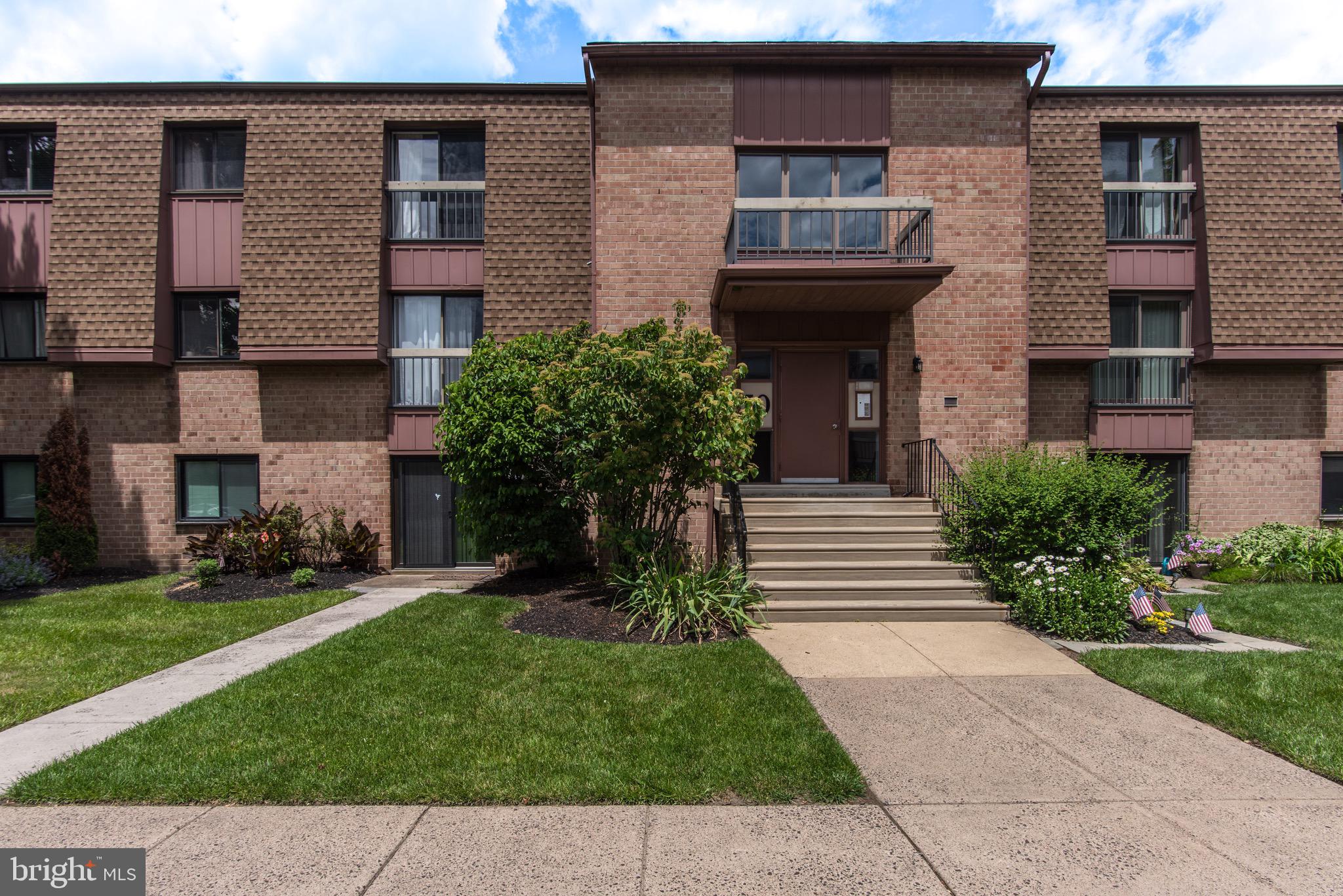 50301 Delaire Landing Road, Unit 301 Philadelphia, PA 19114 - Photo 2 of 31