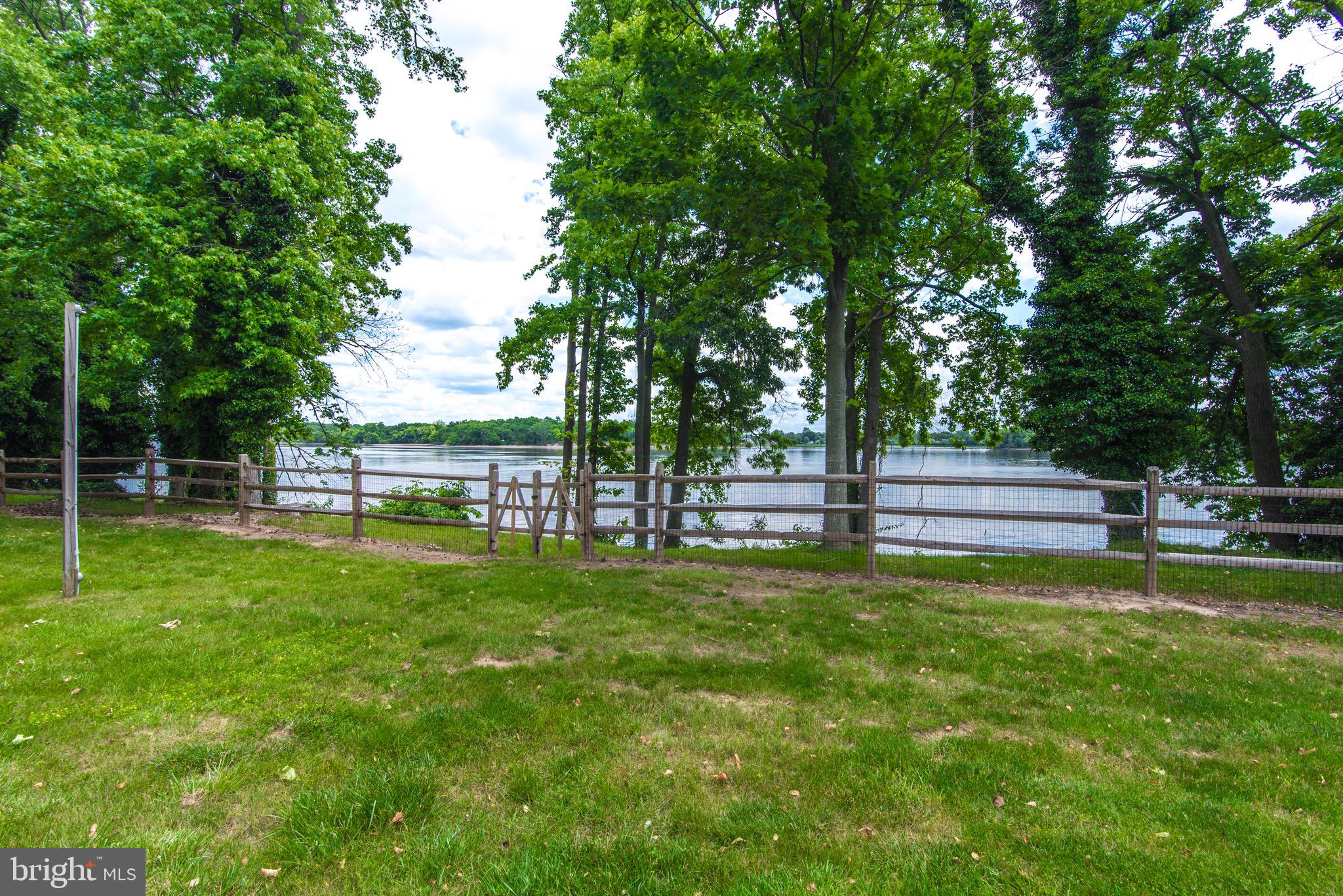 50301 Delaire Landing Road, Unit 301 Philadelphia, PA 19114 - Photo 25 of 31