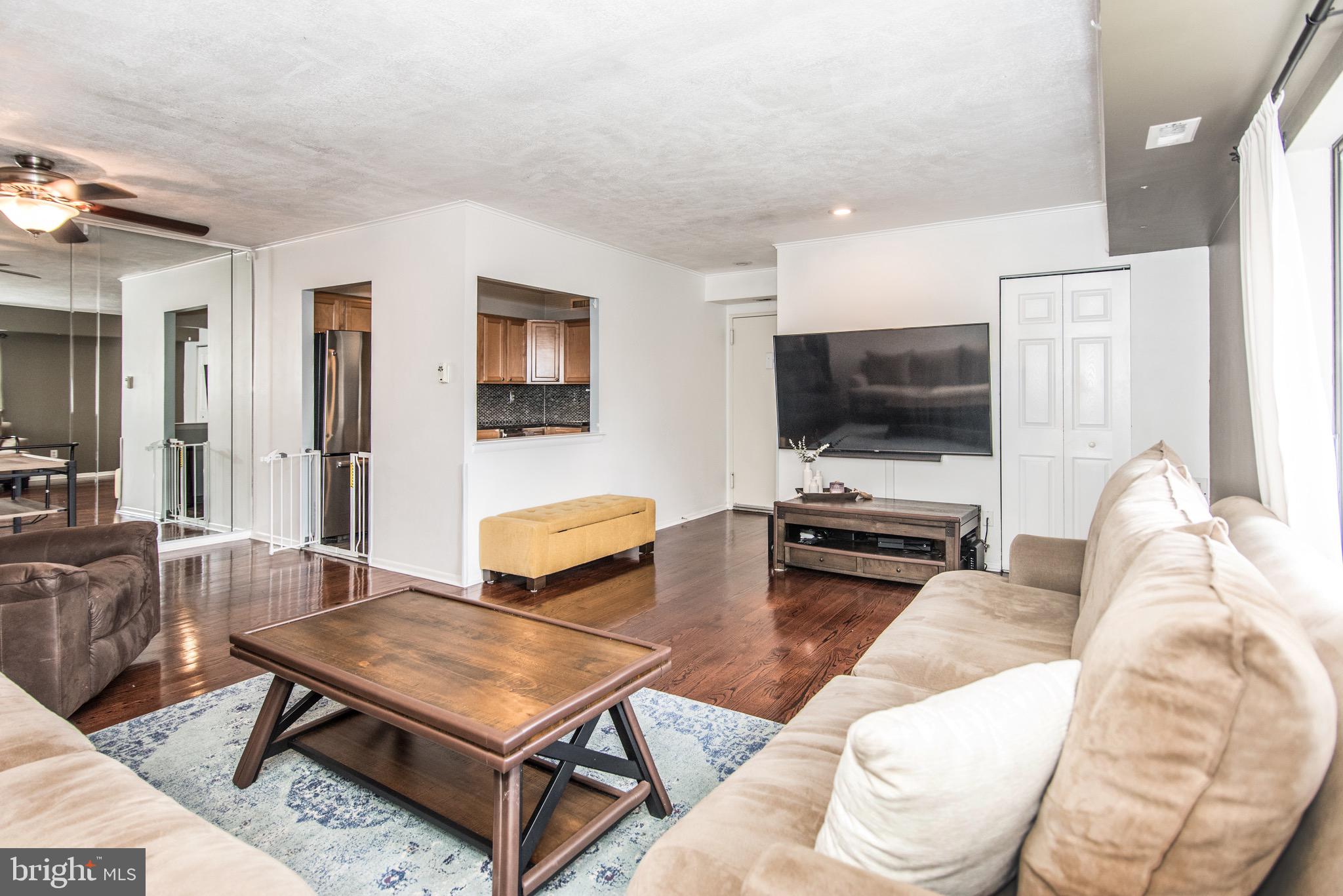 50301 Delaire Landing Road, Unit 301 Philadelphia, PA 19114 - Photo 5 of 31