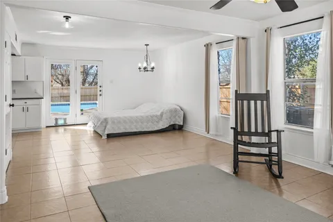 a view of livingroom with furniture and windows