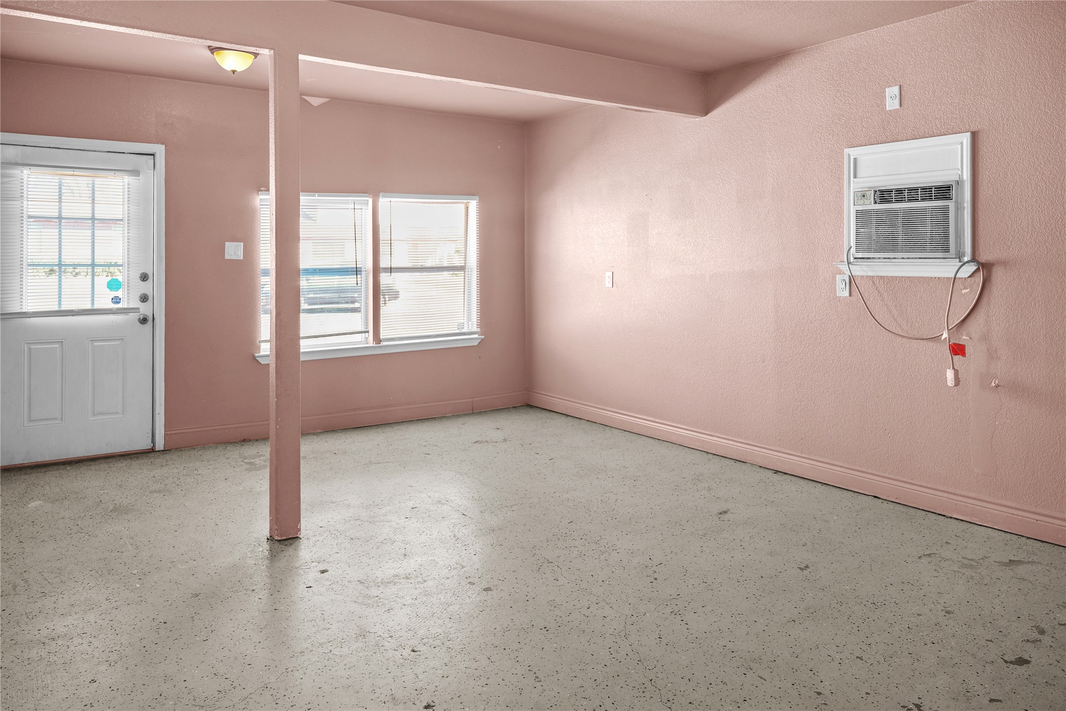 3300 Lake Inks Avenue Killeen, TX 76543 - Photo 27 of 32 an empty room with windows