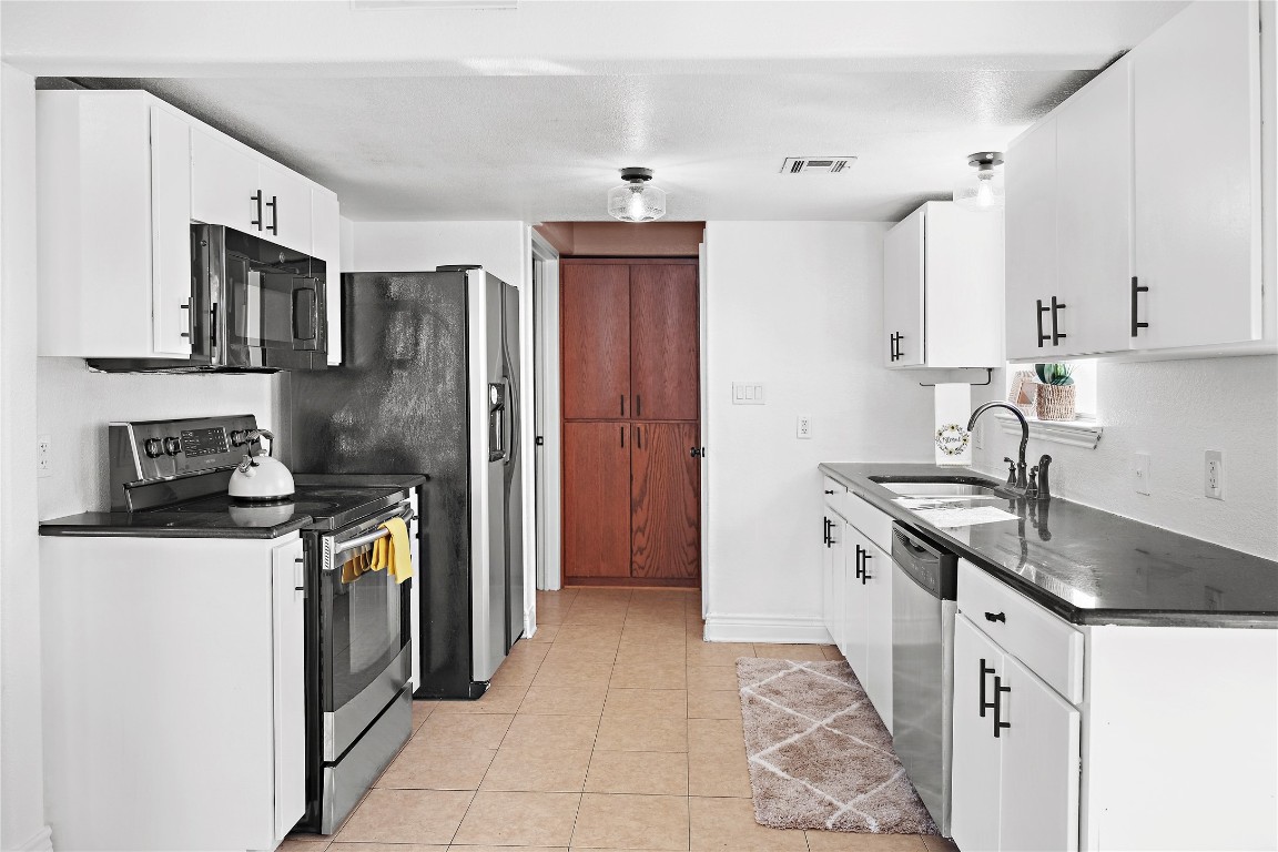 3300 Lake Inks Avenue Killeen, TX 76543 - Photo 4 of 32