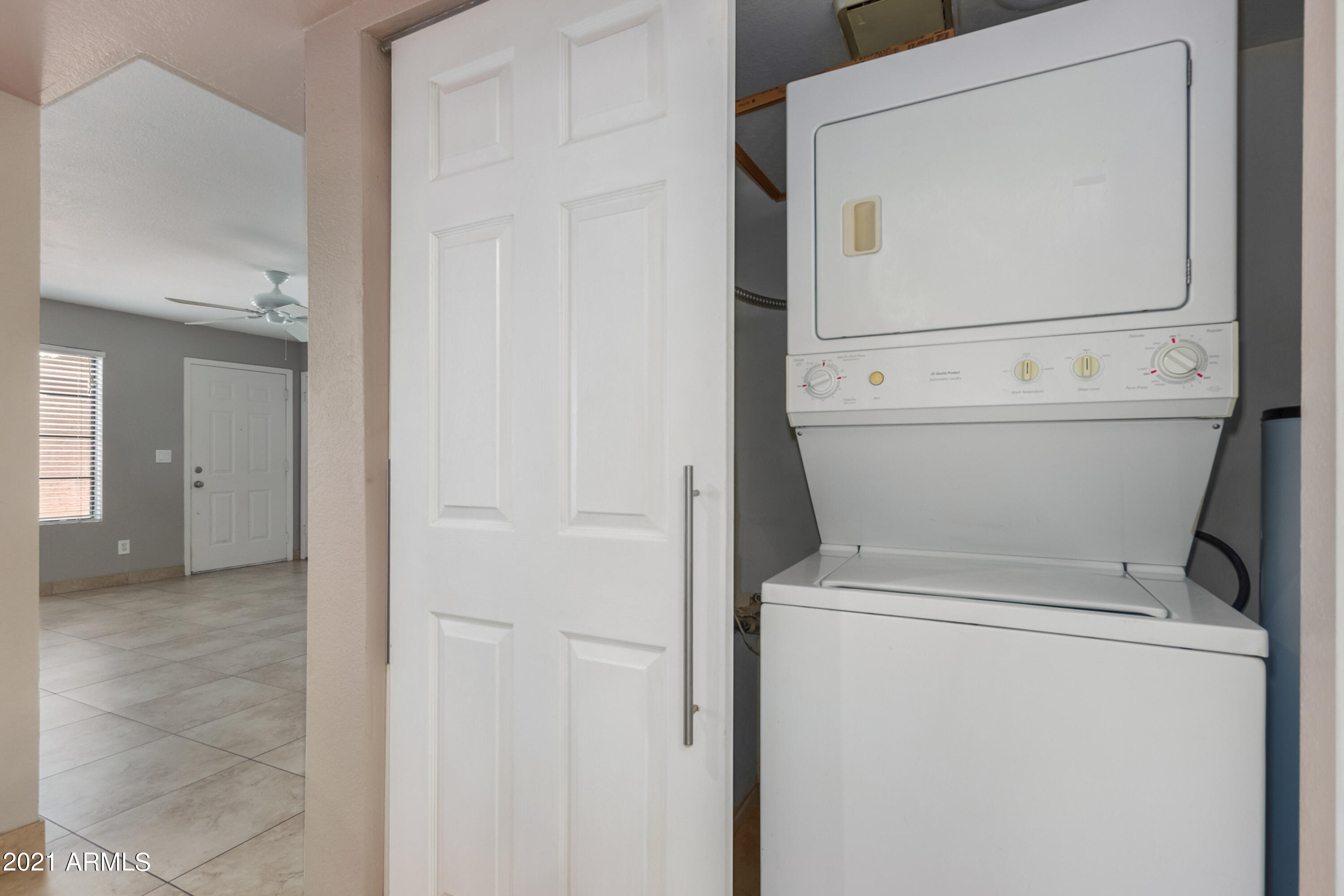 700 East Mesquite Circle, Unit R123 Tempe, AZ 85288 - Photo 13 of 28 a utility room with dryer and washer