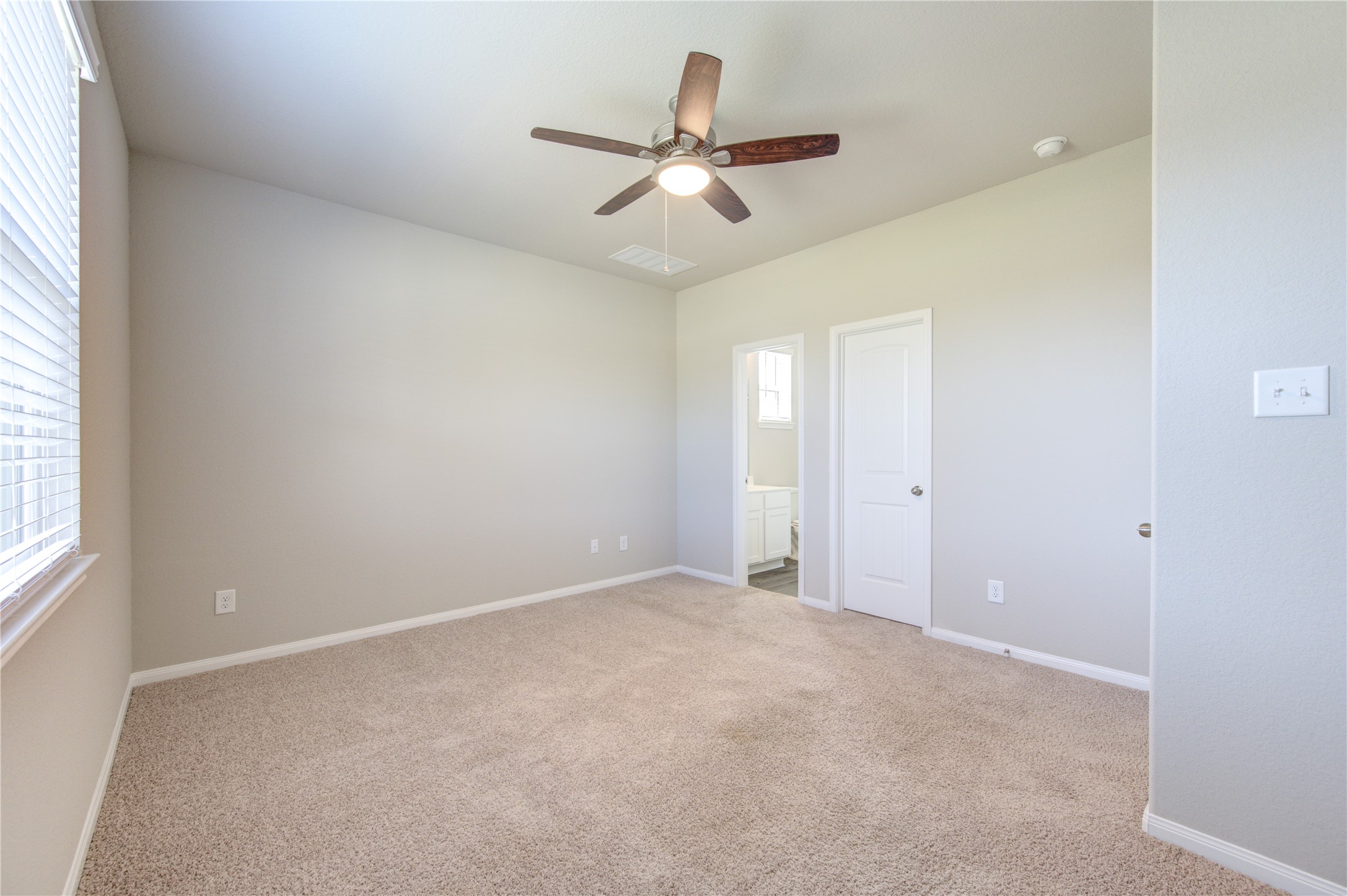 2534 Sturgeon Way Conroe, TX 77384 - Photo 12 of 28