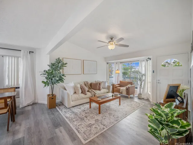 $1,000 | 594 Mananai Place, Unit 21T, Honolulu, HI 96818