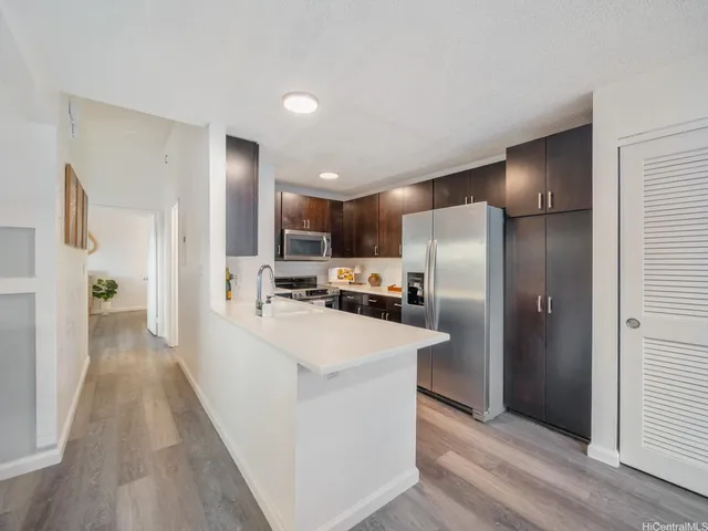 $580,750 | 594 Mananai Place, Unit 21T, Honolulu, HI 96818