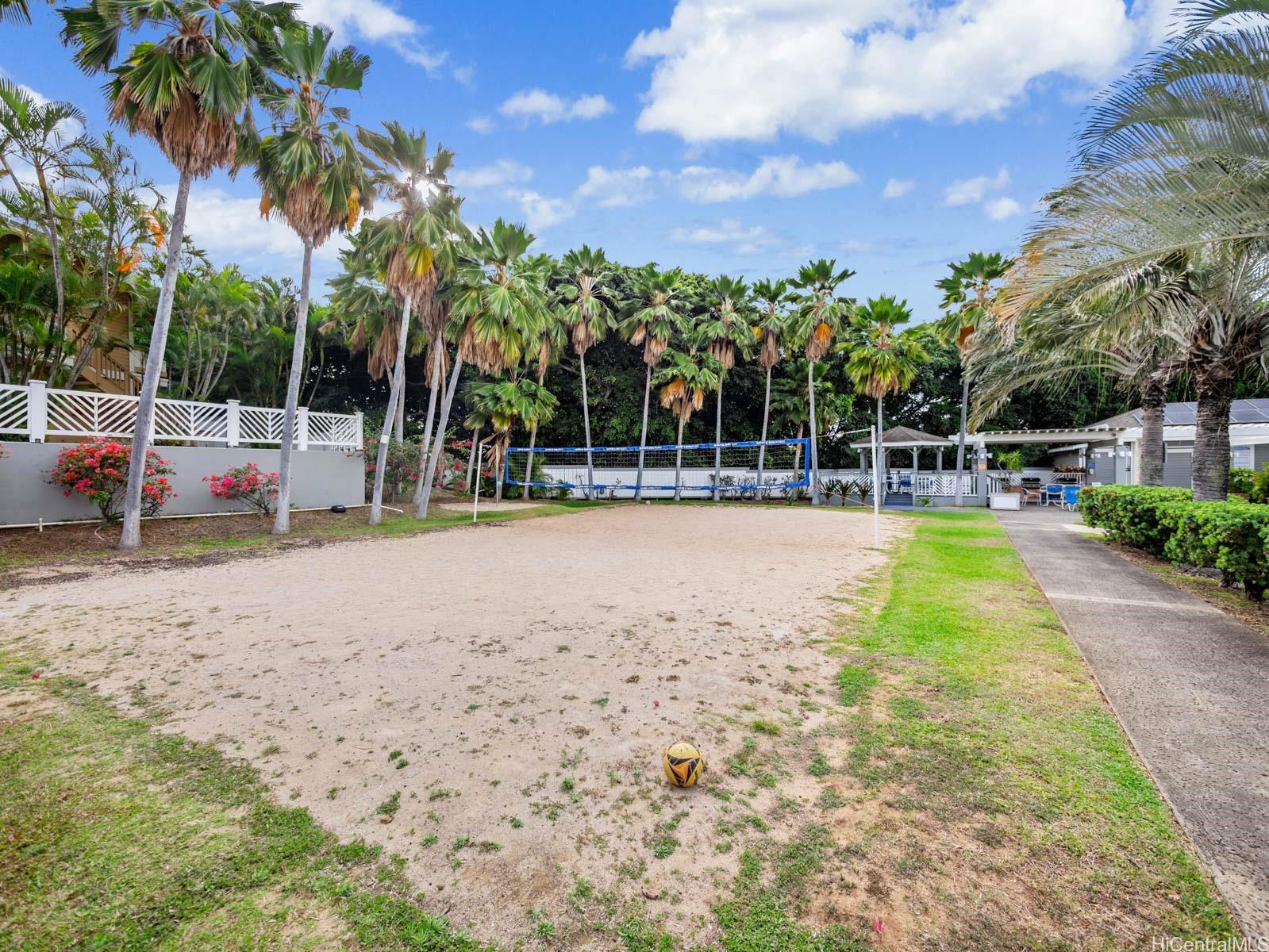 594 Mananai Place, Unit 21T Honolulu, HI 96818 - Photo 21 of 25 a view of a yard with swimming pool
