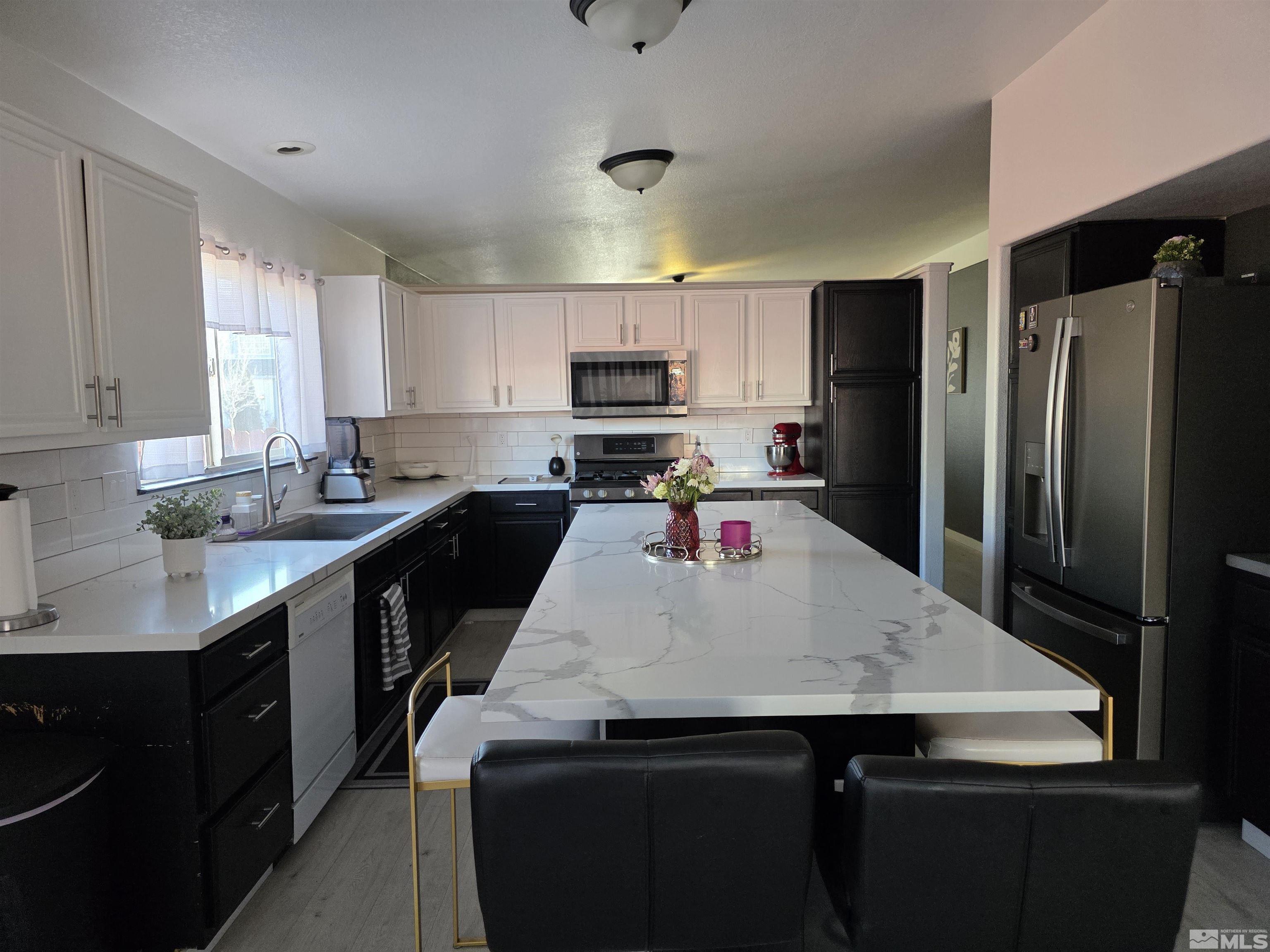 18155 Cherryleaf Court Reno, NV 89508 - Photo 8 of 37 Photo 9