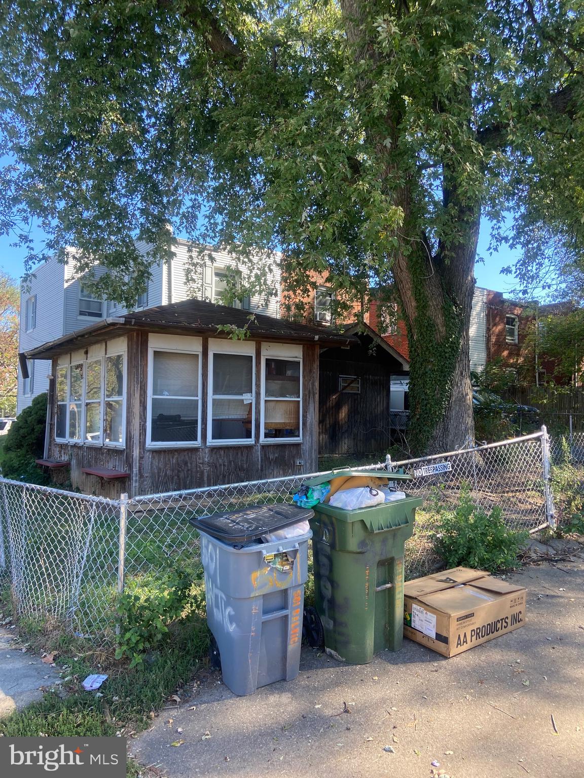 501 Baltic Avenue, Unit 1 Baltimore, MD 21225 - Photo 6 of 8 a front view of a house with sitting area