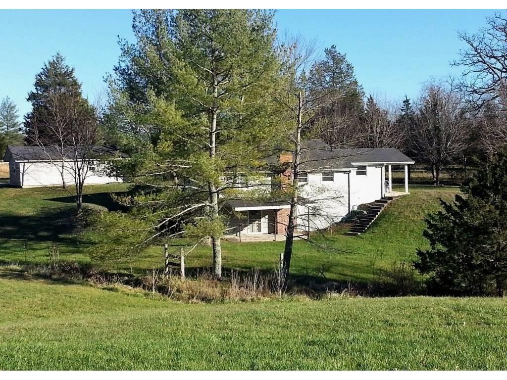 9 Borden Run Road Fincastle, VA 24090 - Photo 3 of 6 03-Rear View